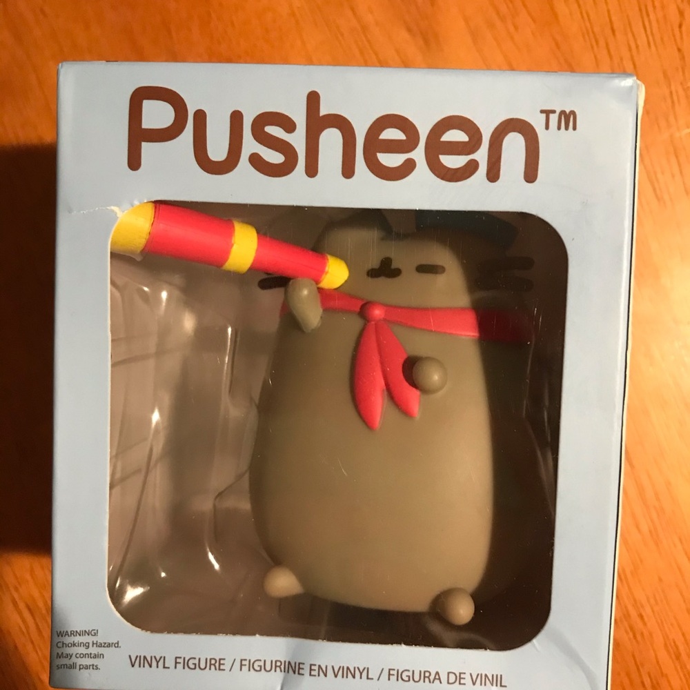 NWT Pusheen cat figurine